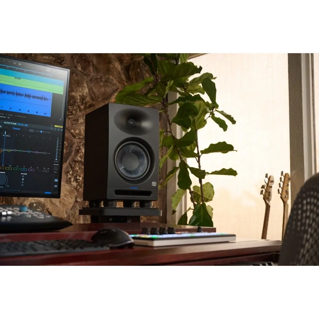 Eris Studio 8 (Kutusu Hasarlı)