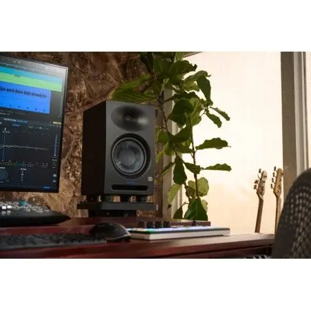 Eris Studio 8 (Kutusu Hasarlı)