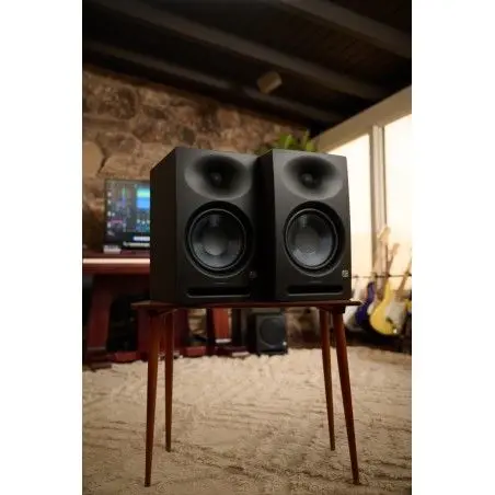 Eris Studio 8 (Kutusu Hasarlı)