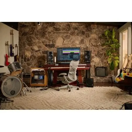 Eris Studio 8 (Kutusu Hasarlı)