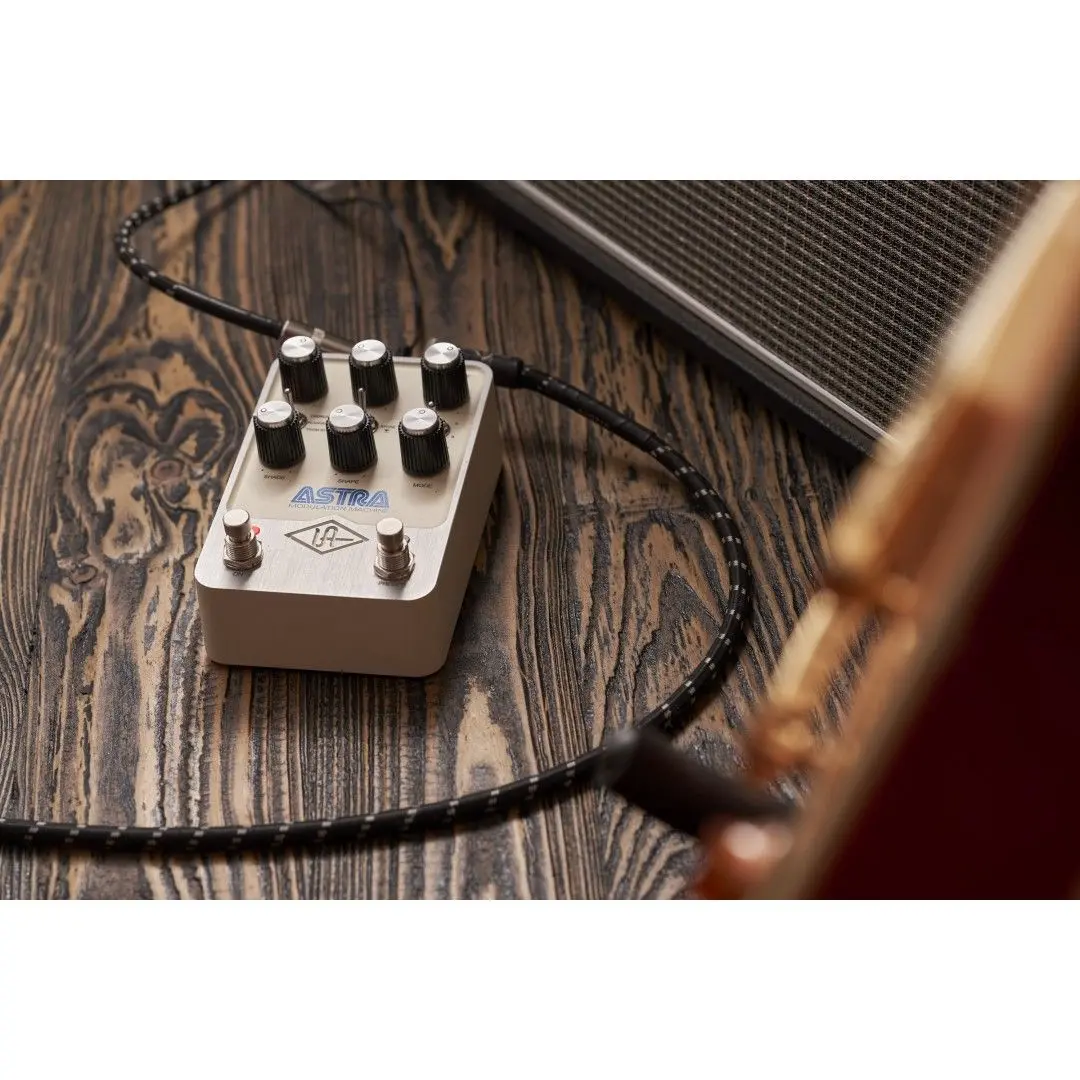 UAFX Astra Modulation Machine Pedal