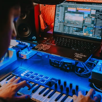 Müzik prodüksiyonuna yeni başlayan kullanıcı için MiniLab 37