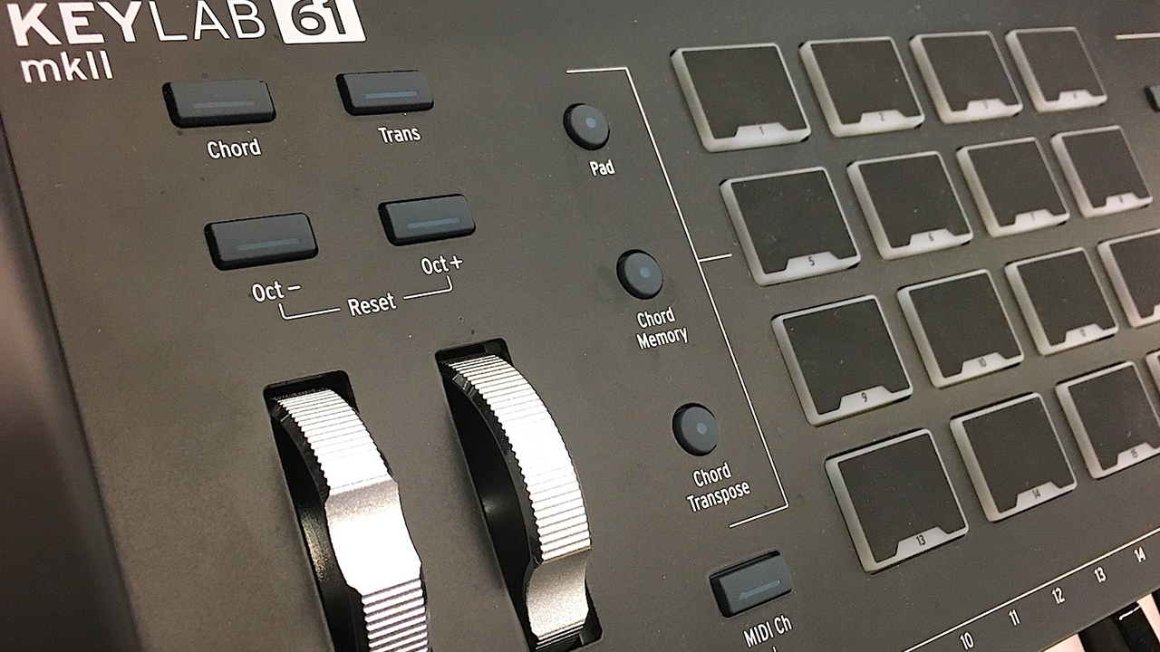 MIDI Klavyeler Üzerindeki Bağlantı ve Kontrol Özellikleri
